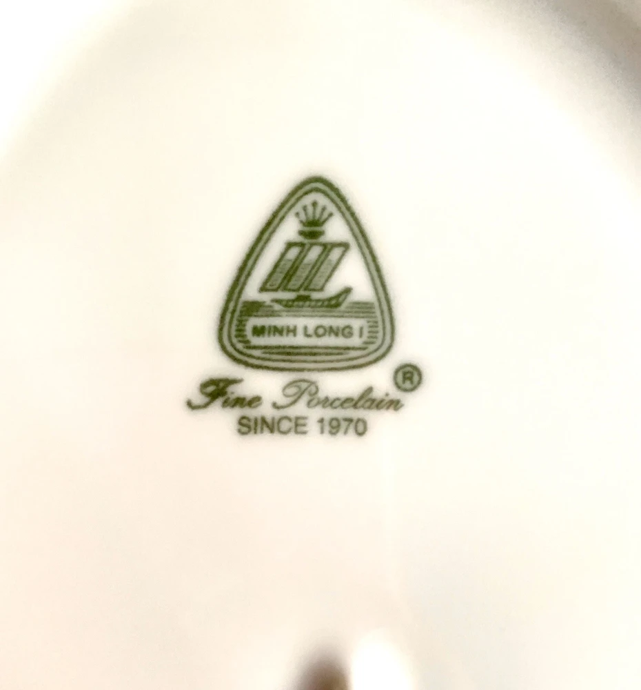 White Oval Dinner Plate 11 inch - Porcelain Tableware - Image 2